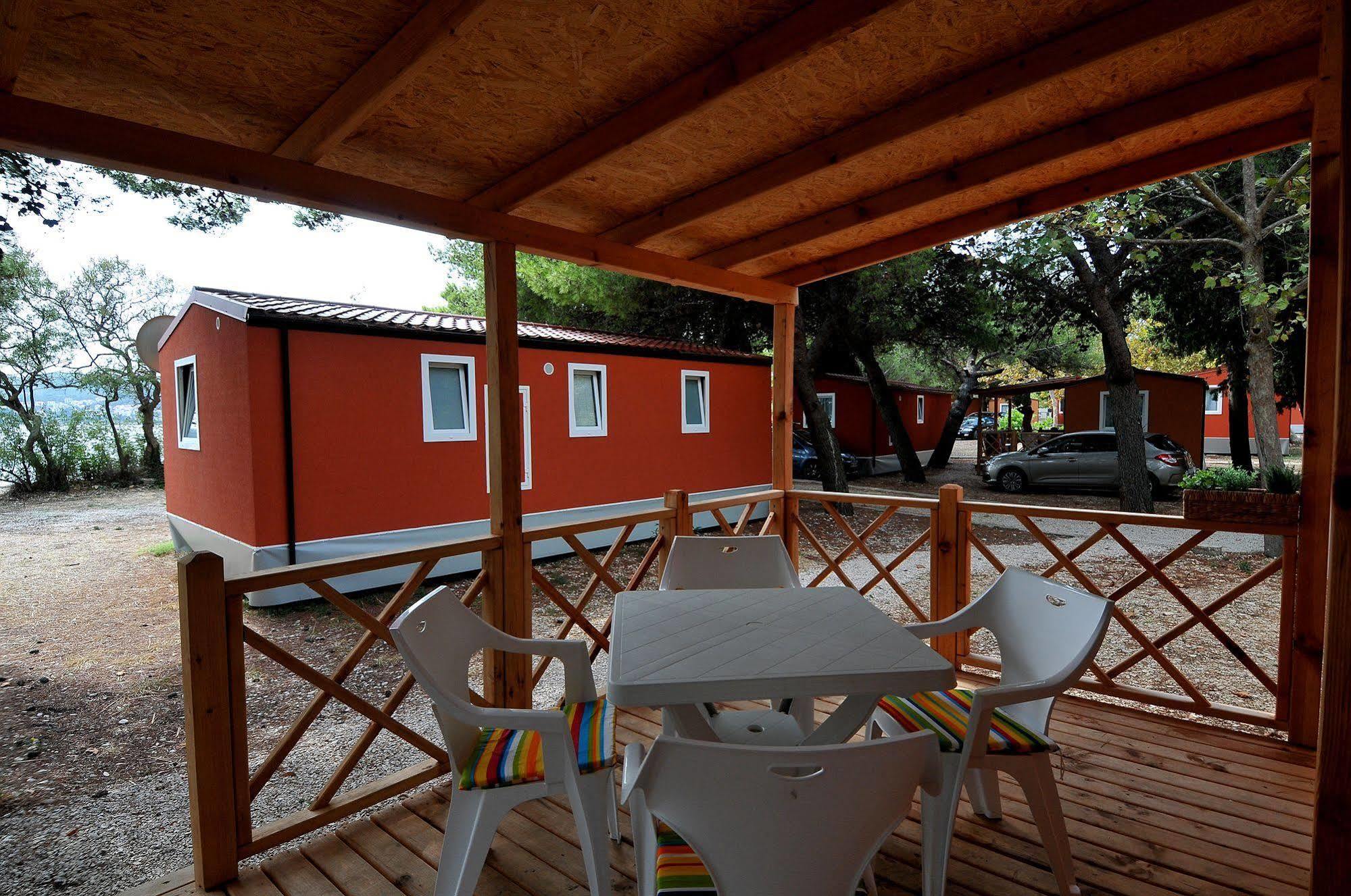Camp Perna Hotel Kuciste Luaran gambar