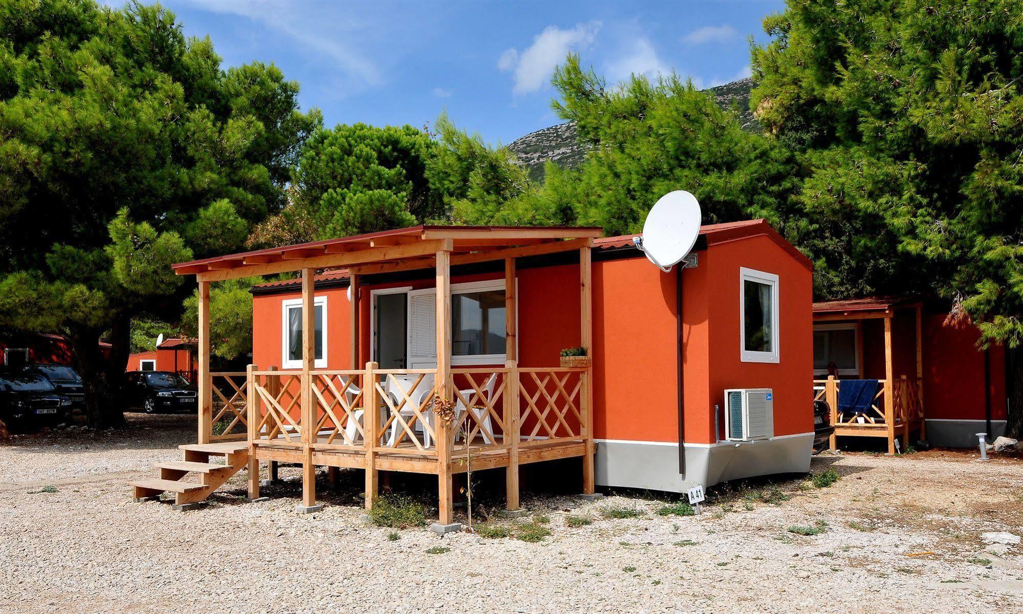 Camp Perna Hotel Kuciste Luaran gambar