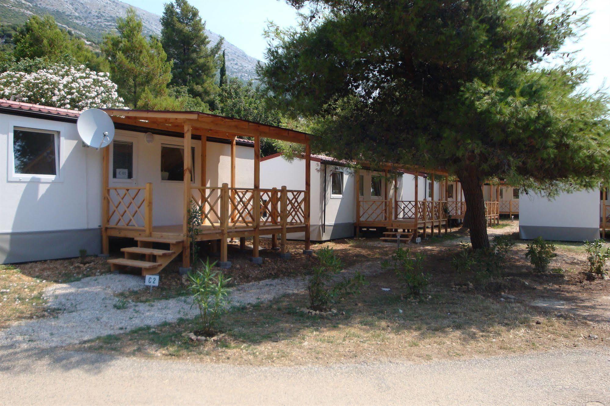 Camp Perna Hotel Kuciste Luaran gambar