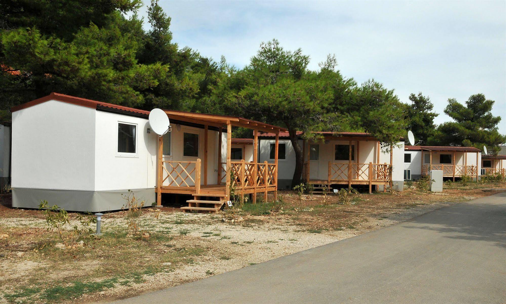 Camp Perna Hotel Kuciste Luaran gambar